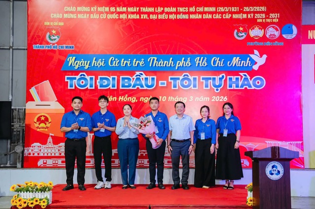 Cử tri trẻ Th&agrave;nh phố Hồ Ch&iacute; Minh: &ldquo;T&ocirc;i đi bầu, t&ocirc;i tự h&agrave;o&rdquo; - Ảnh 2.