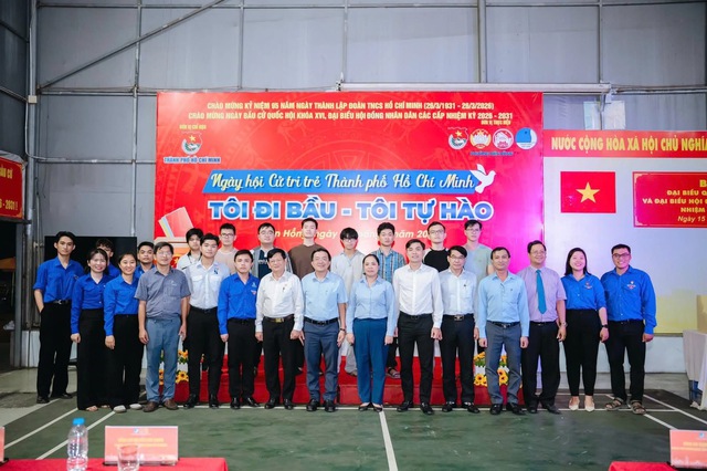 Cử tri trẻ Th&agrave;nh phố Hồ Ch&iacute; Minh: &ldquo;T&ocirc;i đi bầu, t&ocirc;i tự h&agrave;o&rdquo; - Ảnh 4.