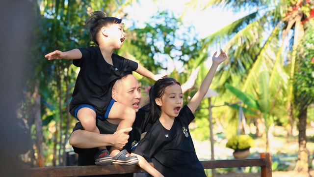 Nhạc sĩ Nguyễn Hải Phong g&acirc;y bất ngờ với quan điểm: "T&ocirc;i kh&ocirc;ng xem việc dạy con qu&aacute; quan trọng!"- Ảnh 1.