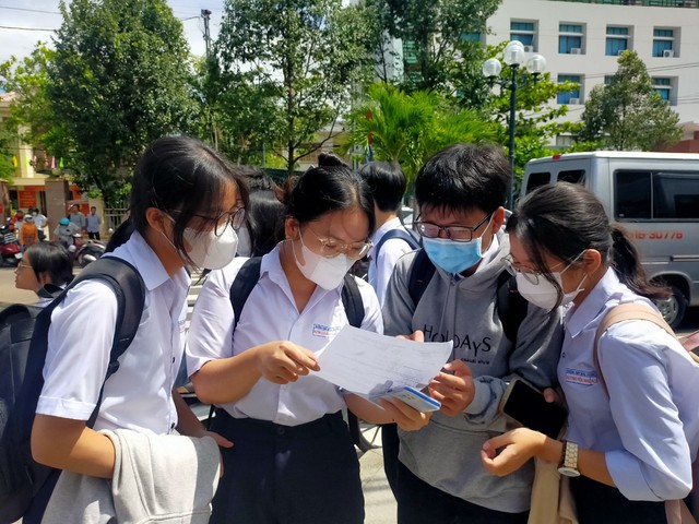 Sở Gi&aacute;o dục v&agrave; Đ&agrave;o tạo Th&agrave;nh phố Hồ Ch&iacute; Minh c&ocirc;ng bố kết quả thi học sinh giỏi lớp 12: gần 93% trường tham gia c&oacute; giải- Ảnh 3.