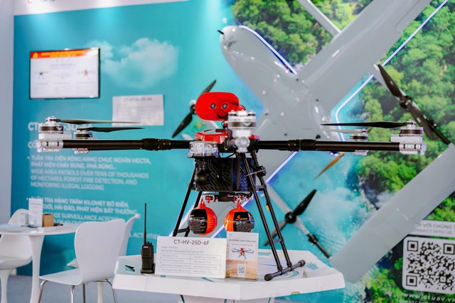 DN ra mắt UAV bầy đ&agrave;n d&ugrave;ng AI: "Binh đo&agrave;n bầu trời" tự động dập lửa, cứu người từ cao độ 300m - Ảnh 1.
