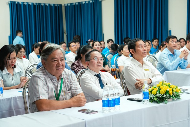 Mệnh lệnh từ tr&aacute;i tim: Những &ldquo;chiến sĩ &aacute;o trắng&rdquo; Th&agrave;nh phố Hồ Ch&iacute; Minh vươn khơi v&igrave; Trường Sa th&acirc;n y&ecirc;u - Ảnh 4.