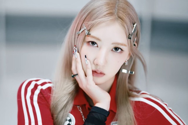 Showbiz có mỹ nhân mất tích kỳ lạ, cả năm không được lên sân khấu phí hoài nhan sắc lẫn giọng hát miễn chê - Ảnh 5.