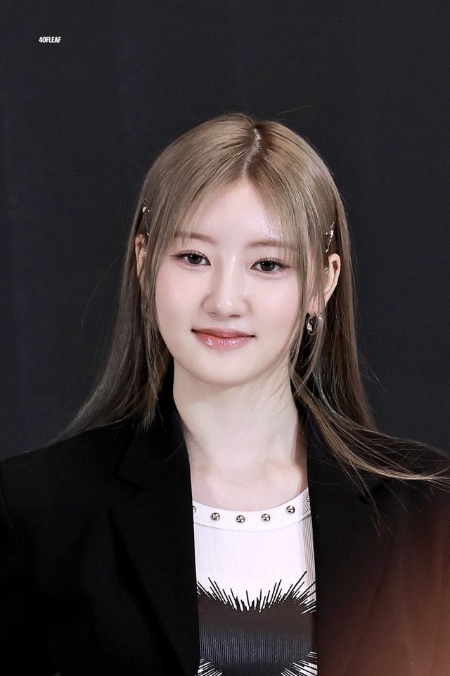 Showbiz có mỹ nhân mất tích kỳ lạ, cả năm không được lên sân khấu phí hoài nhan sắc lẫn giọng hát miễn chê - Ảnh 6.