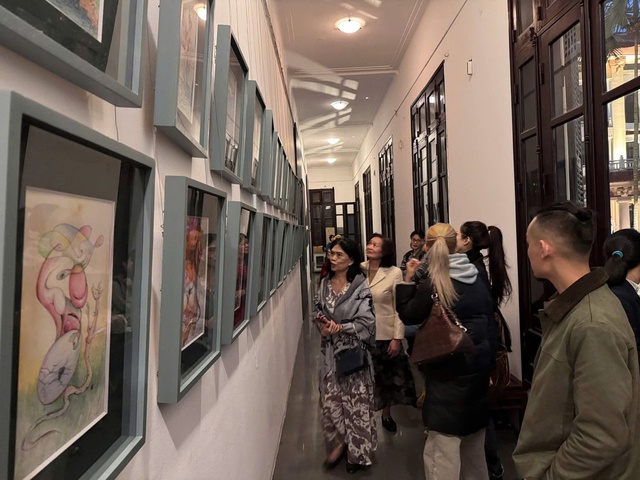 Triển l&atilde;m "D&ograve;ng chảy đột biến&rdquo; hứa hẹn mang đến kh&ocirc;ng gian nghệ thuật s&acirc;u lắng, kết nối hai thế hệ nghệ sĩ trong c&ugrave;ng một d&ograve;ng chảy s&aacute;ng tạo - Ảnh 2.