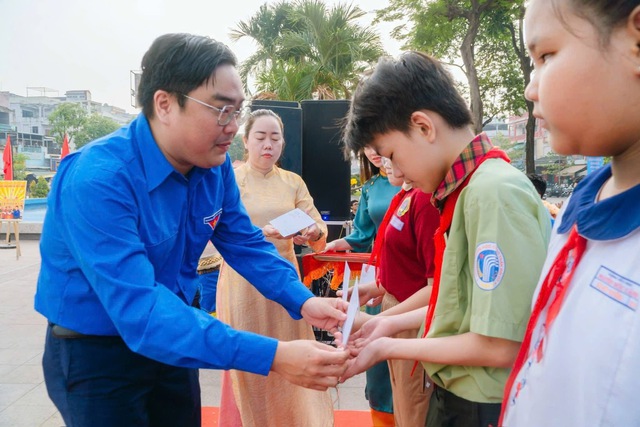 Kh&aacute;nh th&agrave;nh s&acirc;n chơi thanh thiếu nhi tại C&ocirc;ng vi&ecirc;n Thăng Long - Ảnh 3.