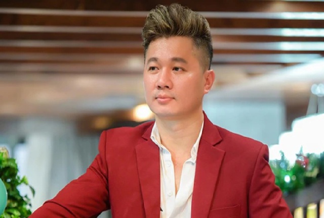 Nam ca sĩ l&agrave; &ocirc;ng chủ kh&aacute;ch sạn 50 ph&ograve;ng TP.HCM tuy&ecirc;n bố về nghệ sĩ - Ảnh 2.