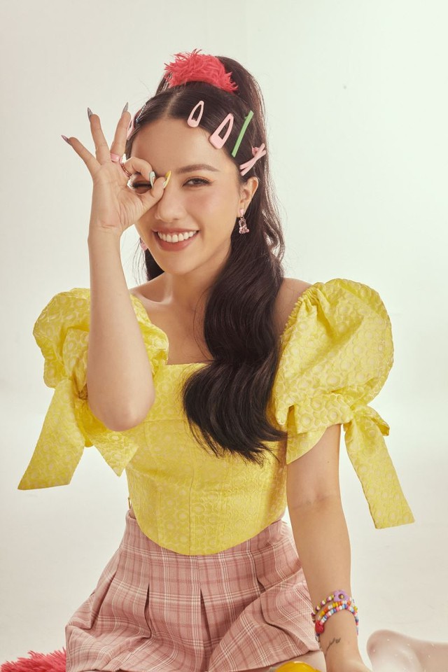 Mỹ nh&acirc;n Việt chật vật, phải b&aacute;n h&agrave;ng online l&agrave;m nhạc đ&atilde; đổi đời: Concert ch&aacute;y v&eacute;, fan tranh từng suất tham dự - Ảnh 4.