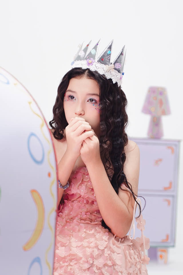 M&agrave;n lột x&aacute;c của giọng ca lai Việt &ndash; Đức, thạo 4 ng&ocirc;n ngữ, từng đứng chung s&acirc;n khấu với Modern Talking- Ảnh 5.