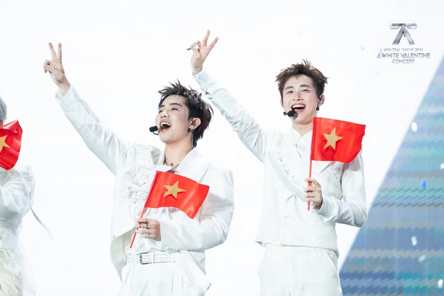 D&agrave;n Anh Trai Say Hi khiến s&acirc;n Mỹ Đ&igrave;nh b&ugrave;ng nổ, Bảo Thy, MIN g&acirc;y ch&uacute; &yacute; với nhan sắc U40 - Ảnh 1.