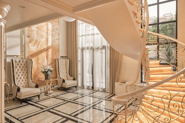 Lệ Quy&ecirc;n sống sang chảnh trong biệt thự 600m2, tuy&ecirc;n bố 3,6 tỷ chỉ đủ x&acirc;y cổng nh&agrave; - Ảnh 8.