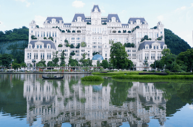 Dinh thự b&iacute; ẩn nhất Trung Quốc: Rộng gấp 9 lần phường Ho&agrave;n Kiếm H&agrave; Nội, trị gi&aacute; gần 10.000 tỷ đồng, đi m&ograve;n g&oacute;t kh&ocirc;ng thấy điểm dừng- Ảnh 4.