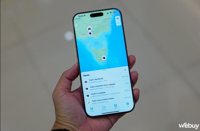 Tr&ecirc;n tay AirTag mới: Vẫn l&agrave; ngoại h&igrave;nh tiện dụng quen thuộc, nhưng "nội c&ocirc;ng" d&ograve; t&igrave;m đ&atilde; đạt đến đẳng cấp mới- Ảnh 7.