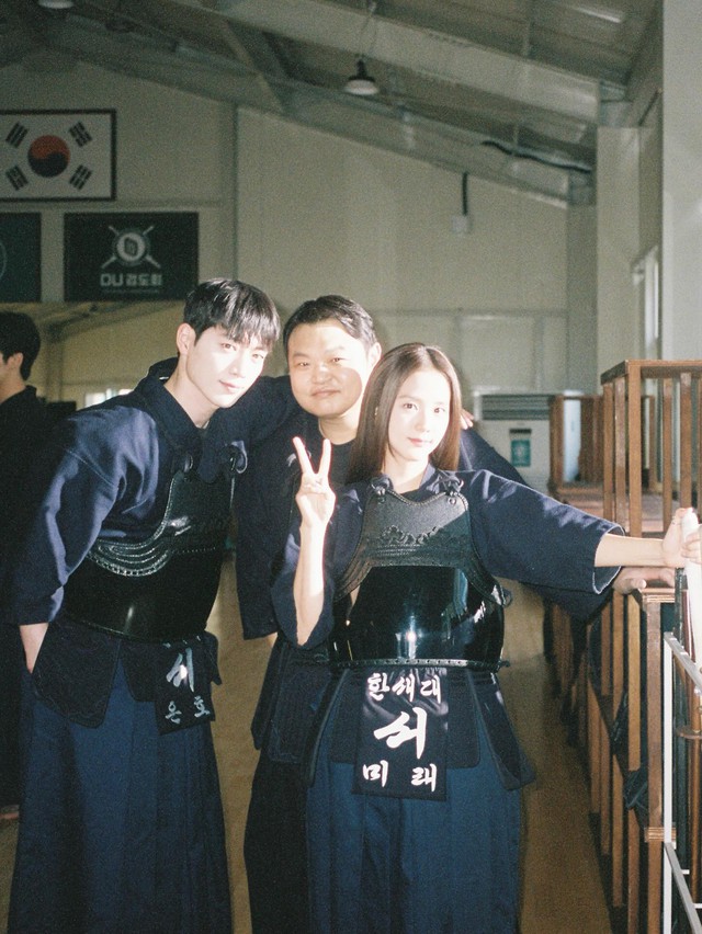 Mỹ nam khiến Jisoo m&ecirc; mẩn: Từ mặt tới th&acirc;n h&igrave;nh đều nức nở, đ&ocirc;i mắt hổ ph&aacute;ch chỉ 5% thế giới c&oacute; được- Ảnh 3.