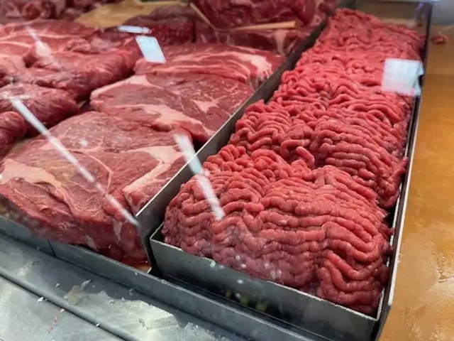 Thịt xay sẵn trong si&ecirc;u thị: Nh&acirc;n vi&ecirc;n n&oacute;i thật "kh&ocirc;ng phải khay n&agrave;o cũng như nhau"- Ảnh 1.