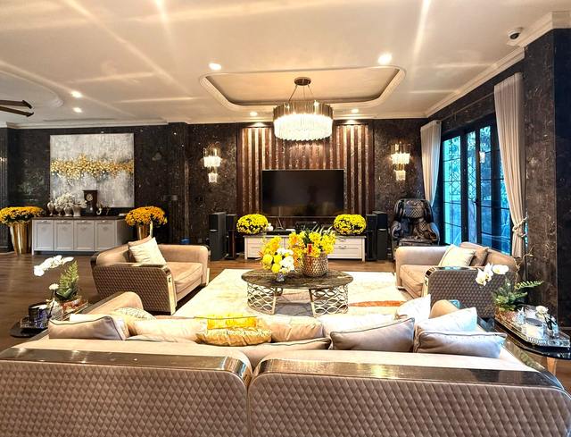 G&oacute;c chưa từng h&eacute; lộ trong biệt thự 60 tỷ của "nữ diễn vi&ecirc;n gi&agrave;u nhất miền Bắc"- Ảnh 16.