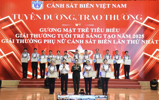 Tuy&ecirc;n dương Gương mặt trẻ ti&ecirc;u biểu, trao Giải thưởng Tuổi trẻ s&aacute;ng tạo năm 2025 v&agrave; Giải thưởng Phụ nữ Cảnh s&aacute;t biển lần thứ Nhất - Ảnh 6.