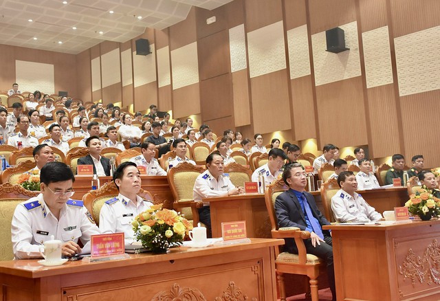 Tuy&ecirc;n dương Gương mặt trẻ ti&ecirc;u biểu, trao Giải thưởng Tuổi trẻ s&aacute;ng tạo năm 2025 v&agrave; Giải thưởng Phụ nữ Cảnh s&aacute;t biển lần thứ Nhất - Ảnh 1.