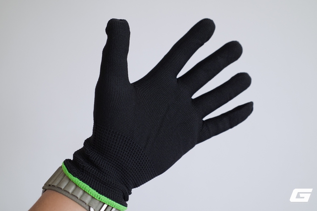 Sờ tận tay "rồng thần" Dragon Lore ngo&agrave;i đời thực với Razer Iskur V2 X CS2 Edition: - Ảnh 4.