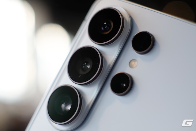 Samsung n&oacute;i g&igrave; về camera Galaxy S26: Kh&ocirc;ng chạy đua phần cứng, AI vẫn &ldquo;đi sau&rdquo; ở kh&acirc;u chụp - Ảnh 3.