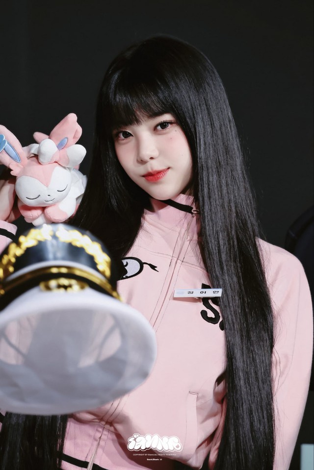 Cuối c&ugrave;ng mỹ nh&acirc;n n&agrave;y cũng hết flop: Nổi rần rần nhờ ca kh&uacute;c &ldquo;mỏ hỗn&rdquo;, nhan sắc c&agrave;ng nh&igrave;n l&acirc;u c&agrave;ng g&acirc;y thương nhớ  - Ảnh 3.