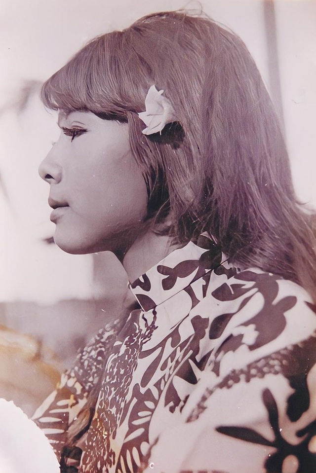 Nữ danh ca 76 tuổi vẫn trẻ đẹp như 50: Tụng kinh mỗi ng&agrave;y, c&oacute; phước v&igrave; kh&ocirc;ng nợ đ&agrave;n &ocirc;ng- Ảnh 1.