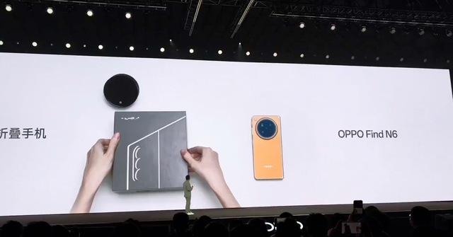 Nước đi kh&ocirc;ng ai ngờ tới từ OPPO: D&agrave;nh hẳn spotlight sự kiện ra mắt Find N6 để đập hộp&hellip; Galaxy Z Fold7 - Ảnh 1.