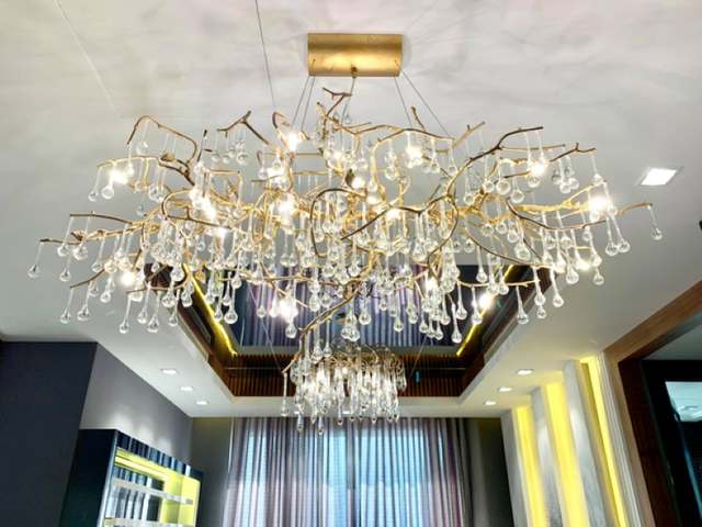 B&ecirc;n trong căn hộ triệu đ&ocirc; của đạo diễn trăm tỷ: View bao trọn S&agrave;i G&ograve;n, nội thất đắt đỏ đến  - Ảnh 5.