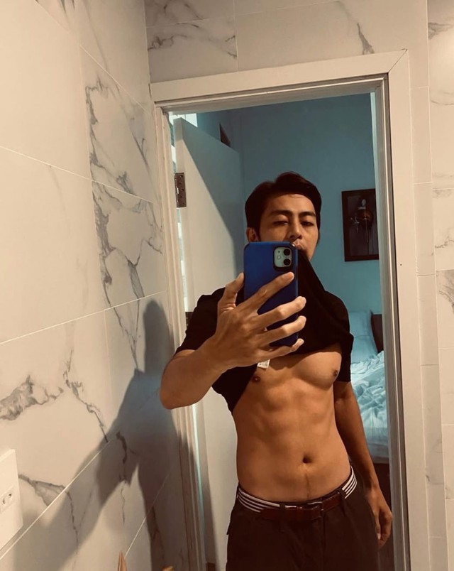 Nam thần &ldquo;c&oacute; tuổi&rdquo; l&agrave; cực phẩm khiến Quốc Trường phải r&eacute;n, clip mặc sơ mi trắng h&uacute;t ngay 2 triệu lượt xem- Ảnh 10.