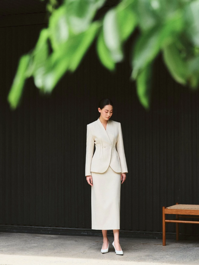 Nữ thần c&ocirc;ng sở hot nhất phim Việt giờ v&agrave;ng hiện tại: Mặc đẹp kh&ocirc;ng trượt ph&aacute;t n&agrave;o, biến văn ph&ograve;ng th&agrave;nh s&agrave;n catwalk - Ảnh 13.