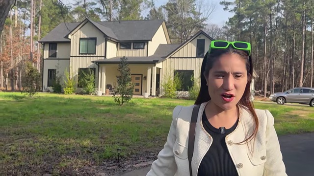 Nữ NSƯT 50 tuổi đi Mỹ: "T&ocirc;i khổ qu&aacute;, tới giờ n&agrave;y vẫn c&ograve;n đi b&aacute;n từng ly c&agrave; ph&ecirc; kiếm 25 ngh&igrave;n đồng"- Ảnh 2.