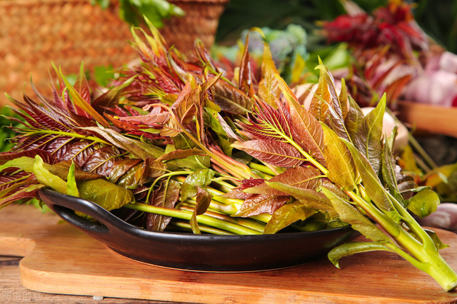 5 loại rau rẻ b&egrave;o gi&uacute;p k&iacute;ch th&iacute;ch mọc t&oacute;c, bồi bổ gan lại l&agrave;m đẹp da mặt, chợ Việt n&agrave;o cũng c&oacute; b&aacute;n - Ảnh 3.