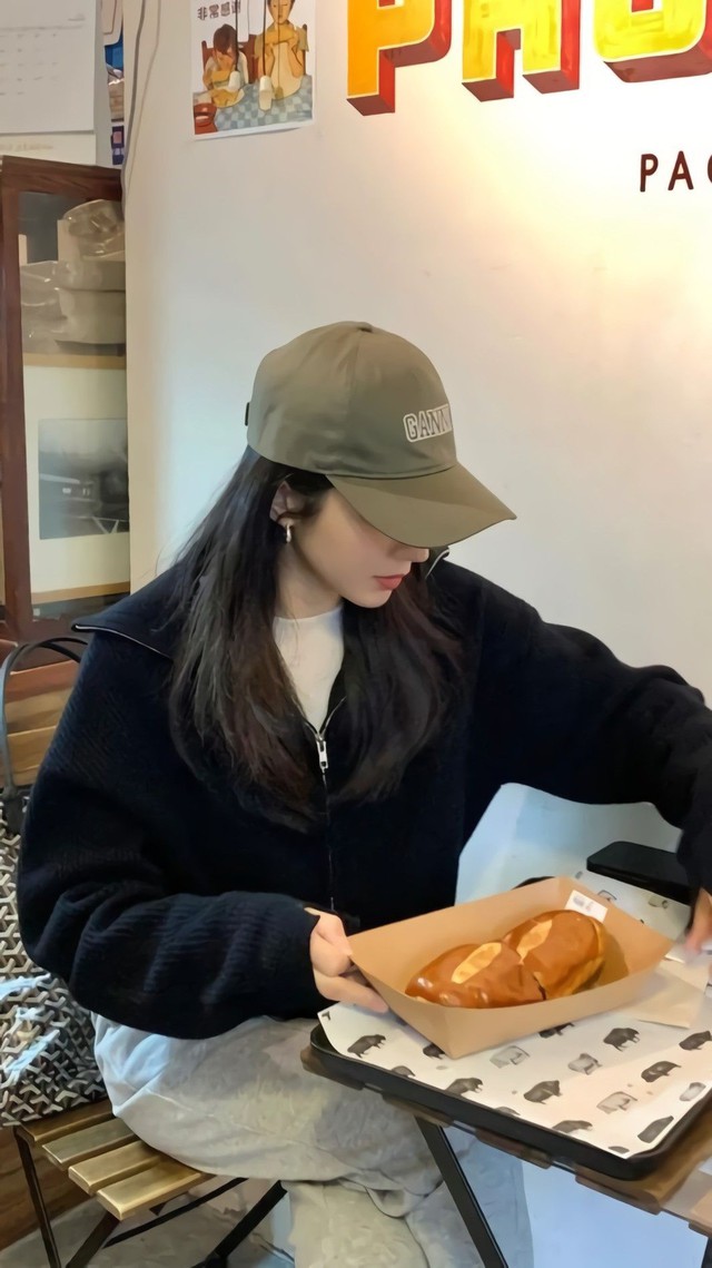 Chuyện diễn ra v&agrave;o 3 giờ chiều mỗi ng&agrave;y đang &acirc;m thầm lấy hết tiền của bạn- Ảnh 3.