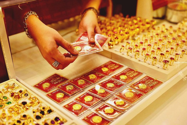 Một điều nhiều người mua vàng lâu năm vẫn chưa từng làm - Ảnh 2.