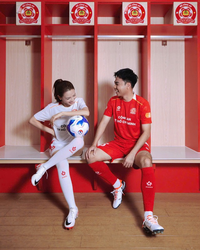 Vừa chuyển 200 triệu tiêu vặt, MC Huyền Trang lại chơi lớn treo thưởng cho tiền vệ Đức Huy ngay trước ngày cưới- Ảnh 4. Vừa chuyển 200 triệu tiêu vặt, MC Huyền Trang lại chơi lớn treo thưởng cho tiền vệ Đức Huy ngay trước ngày cưới- Ảnh 4.