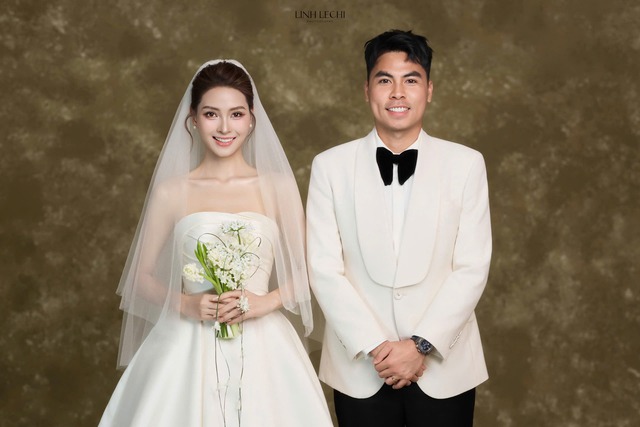 Vừa chuyển 200 triệu tiêu vặt, MC Huyền Trang lại chơi lớn treo thưởng cho tiền vệ Đức Huy ngay trước ngày cưới- Ảnh 3. Vừa chuyển 200 triệu tiêu vặt, MC Huyền Trang lại chơi lớn treo thưởng cho tiền vệ Đức Huy ngay trước ngày cưới- Ảnh 3.