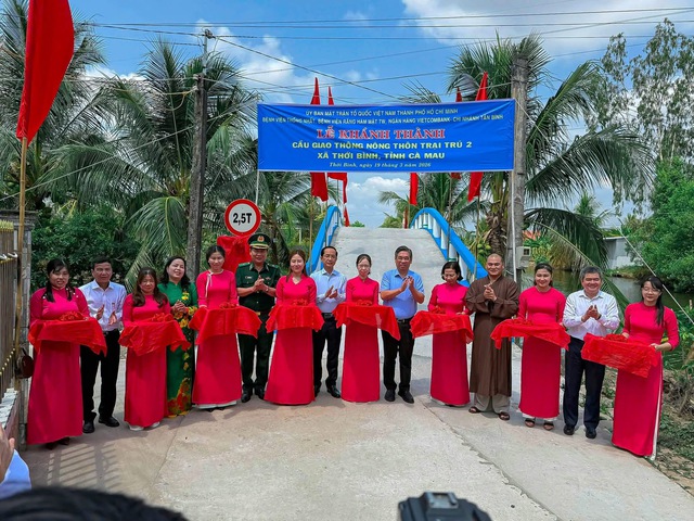 Kh&aacute;nh th&agrave;nh hai cầu d&acirc;n sinh tại Thới B&igrave;nh: Tăng cường kết nối, g&oacute;p phần bảo đảm an sinh x&atilde; hội - Ảnh 5.