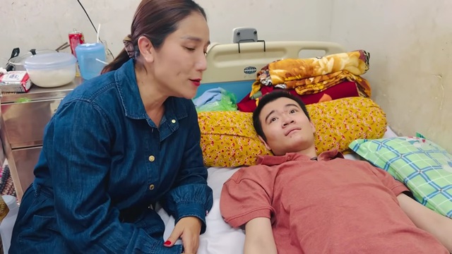 Nữ NSƯT giữ đ&uacute;ng lời hứa, đi Mỹ về cầm tiền tới Cần Thơ l&agrave;m 1 việc - Ảnh 2.