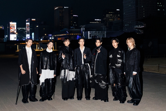 HIEUTHUHAI đ&atilde; bị "bao v&acirc;y" - Ảnh 4.