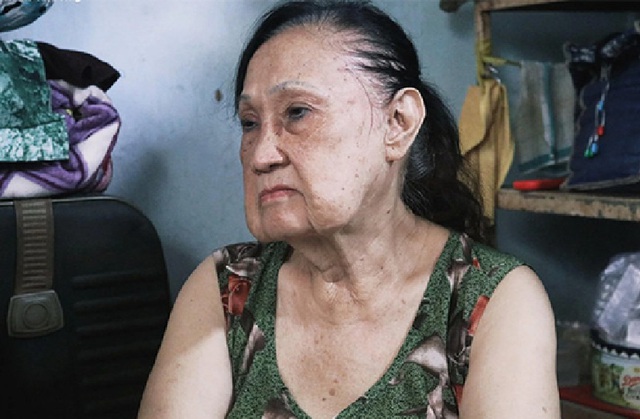 Nữ nghệ sĩ bị chồng bỏ, con trai qua đời: "Kh&aacute;n giả tới cho t&ocirc;i gạo ăn" - Ảnh 1.