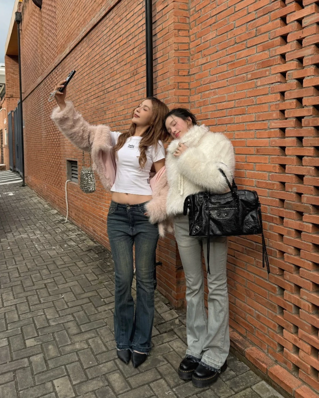 "C&ocirc;ng ch&uacute;a Kpop" diện 1 lần, item n&agrave;y bỗng rần rần c&otilde;i mạng - Ảnh 16.