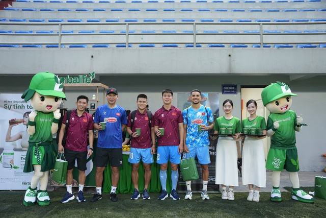 Herbalife Việt Nam c&ugrave;ng Li&ecirc;n Đo&agrave;n B&oacute;ng Đ&aacute; Việt Nam tiếp sức Đội tuyển B&oacute;ng đ&aacute; Quốc gia Việt Nam chuẩn bị cho m&ugrave;a giải mới 2026 - Ảnh 2.