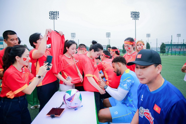 Herbalife Việt Nam c&ugrave;ng Li&ecirc;n Đo&agrave;n B&oacute;ng Đ&aacute; Việt Nam tiếp sức Đội tuyển B&oacute;ng đ&aacute; Quốc gia Việt Nam chuẩn bị cho m&ugrave;a giải mới 2026 - Ảnh 3.