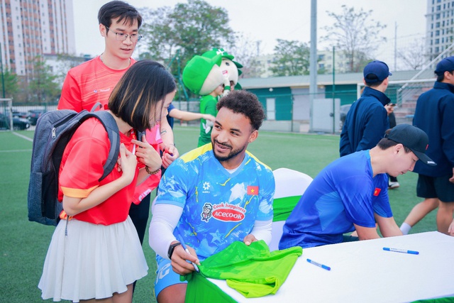 Herbalife Việt Nam c&ugrave;ng Li&ecirc;n Đo&agrave;n B&oacute;ng Đ&aacute; Việt Nam tiếp sức Đội tuyển B&oacute;ng đ&aacute; Quốc gia Việt Nam chuẩn bị cho m&ugrave;a giải mới 2026 - Ảnh 5.