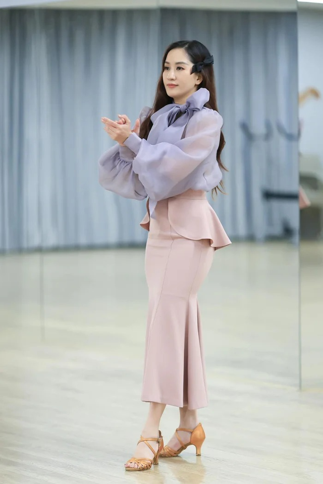 Nh&agrave; ri&ecirc;ng trăm tỷ của Phan Hiển - Kh&aacute;nh Thi: Rộng 800m&sup2; nằm s&aacute;t mặt đường lớn, o&aacute;ch đến nỗi ai đi ngang cũng ngo&aacute;i nh&igrave;n- Ảnh 6.