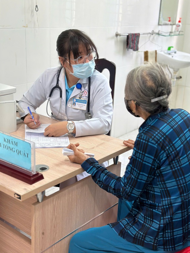 Đề xuất kh&aacute;m sức khỏe miễn ph&iacute;: Bước đi nh&acirc;n văn hướng tới mục ti&ecirc;u &ldquo;miễn viện ph&iacute; cơ bản&rdquo; - Ảnh 4.