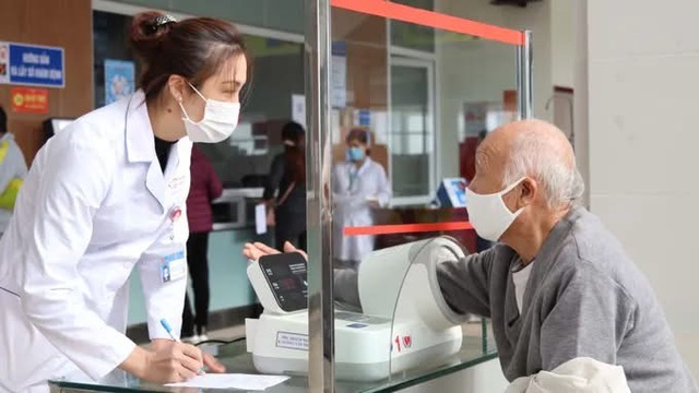 Đề xuất kh&aacute;m sức khỏe miễn ph&iacute;: Bước đi nh&acirc;n văn hướng tới mục ti&ecirc;u &ldquo;miễn viện ph&iacute; cơ bản&rdquo; - Ảnh 1.