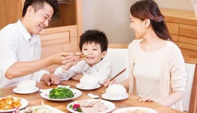 &ldquo;Bữa cơm gia đ&igrave;nh ấm &aacute;p y&ecirc;u thương&rdquo;: Lan tỏa y&ecirc;u thương từ m&acirc;m cơm Việt - Ảnh 2.