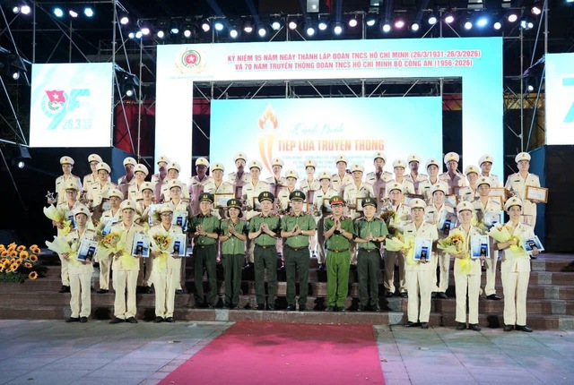 Tuổi trẻ C&ocirc;ng an TP. Hồ Ch&iacute; Minh: Bản lĩnh, s&aacute;ng tạo, tiếp bước h&agrave;nh tr&igrave;nh &ldquo;Tiếp lửa truyền thống&rdquo; - Ảnh 7.