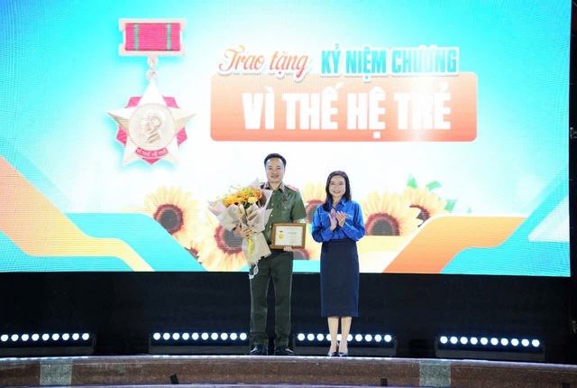 Tuổi trẻ C&ocirc;ng an TP. Hồ Ch&iacute; Minh: Bản lĩnh, s&aacute;ng tạo, tiếp bước h&agrave;nh tr&igrave;nh &ldquo;Tiếp lửa truyền thống&rdquo; - Ảnh 2.